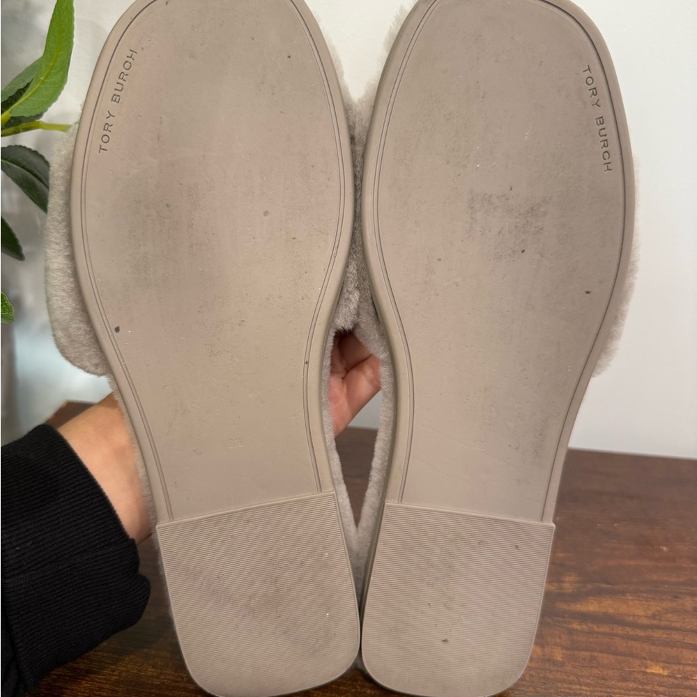 Tory Burch Double T Shearling Slide Sandal Gray Heron/Gold - Picture 6 of 7